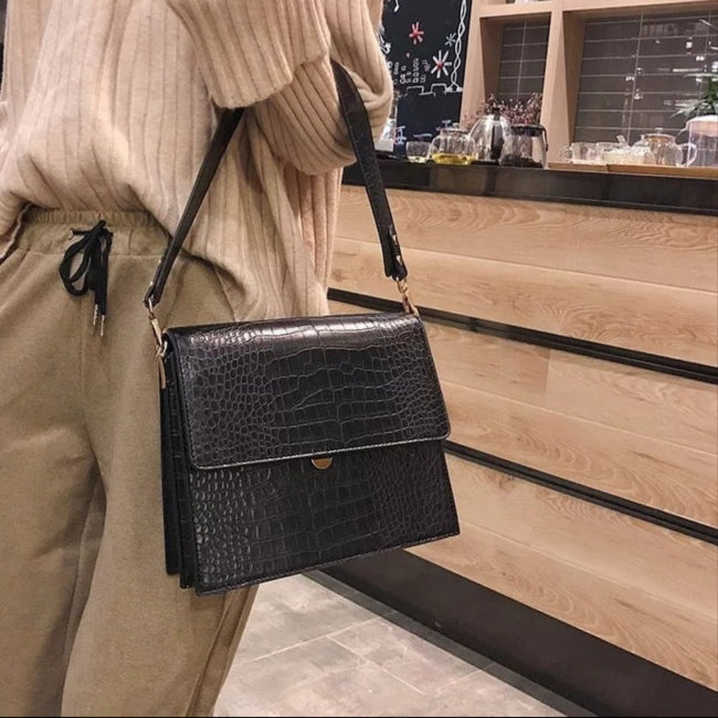 Sort Workday croco crossbody set skråt forfra