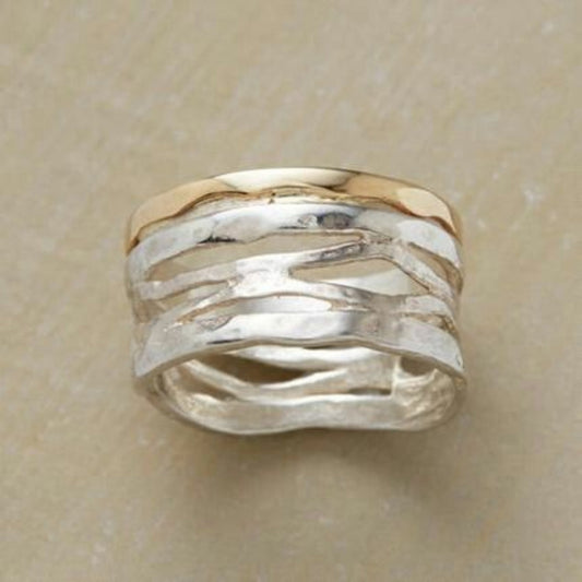 Bølgebundt | Bred ring i sølvfarve med bølgede tråde – Visning 01