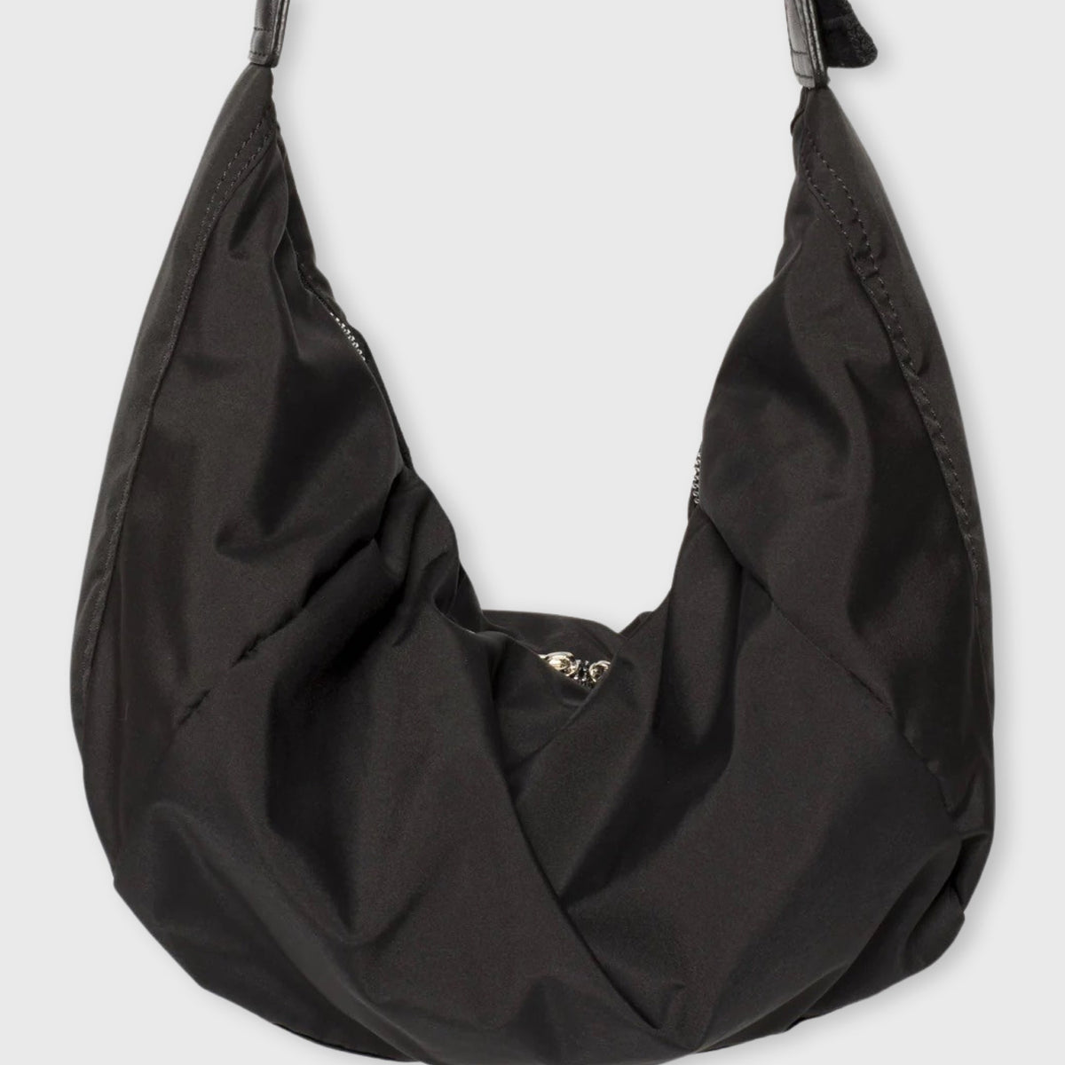Sort Baggy nylon crossbody set fra siden