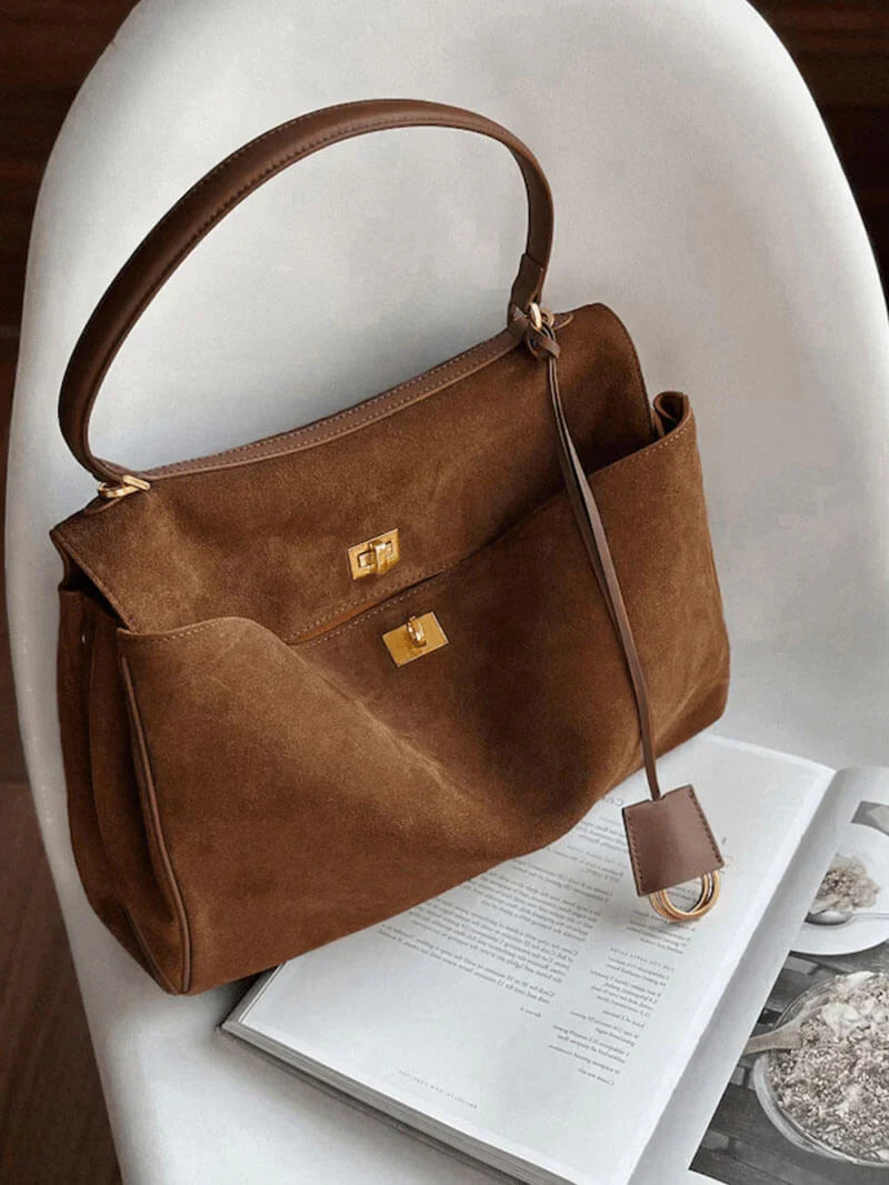 Cognac Ciara ruskind skuldertaske set fra siden