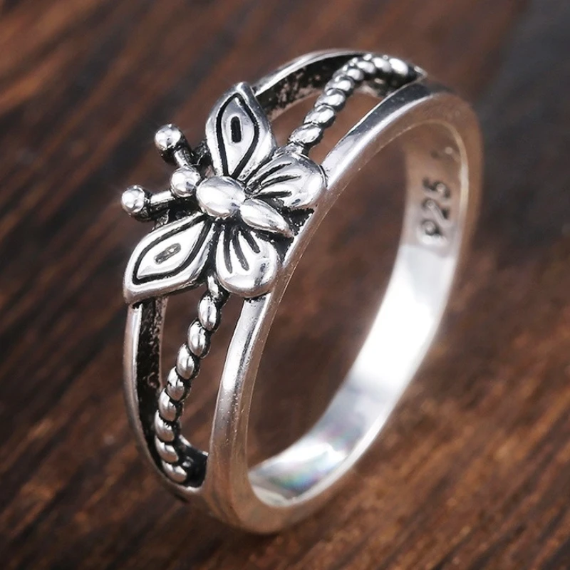Sommerfuglespil | Ringsæt i sølvfarve med sommerfuglemotiv – Visning 01