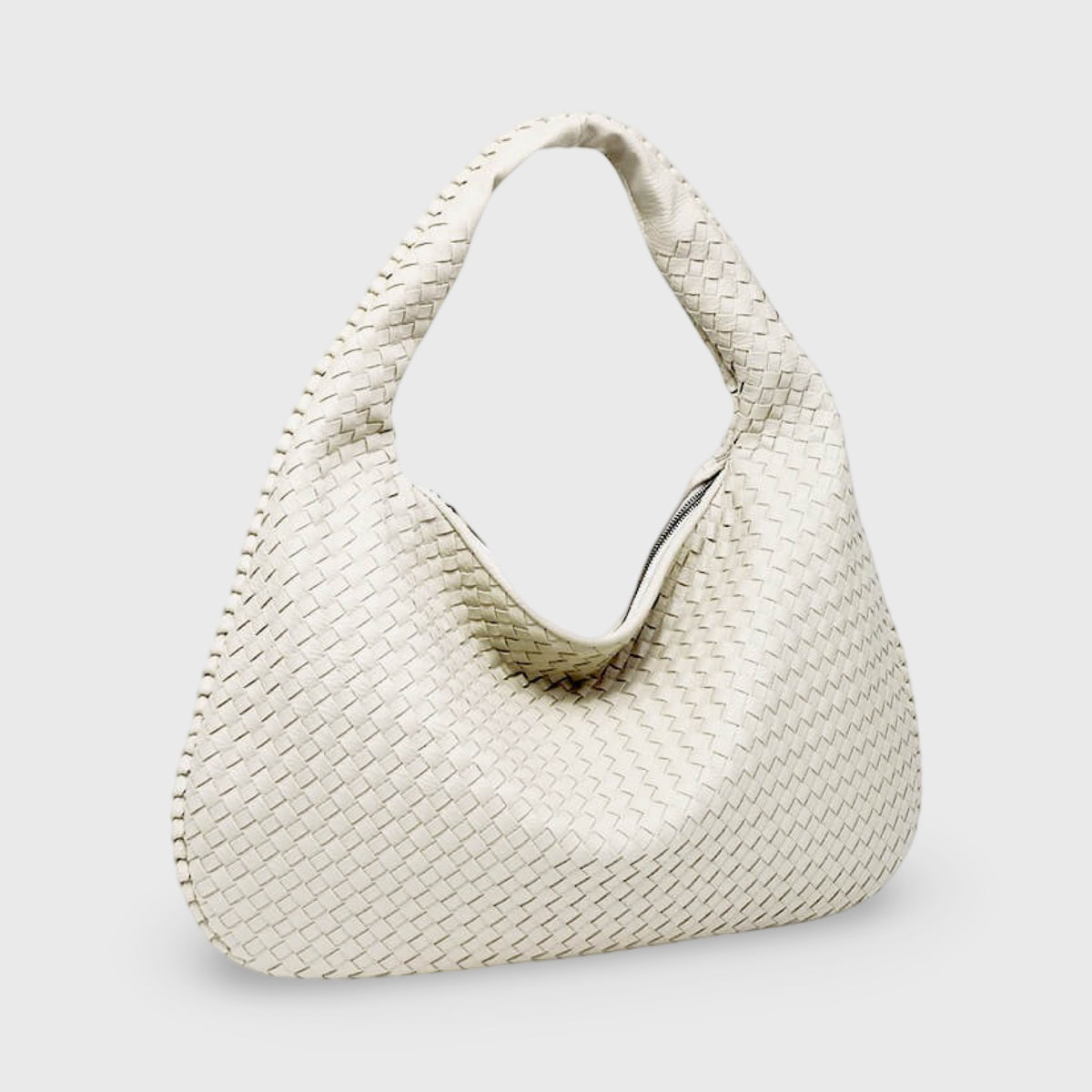 Hvid Oversize vævet skuldertaske set forfra