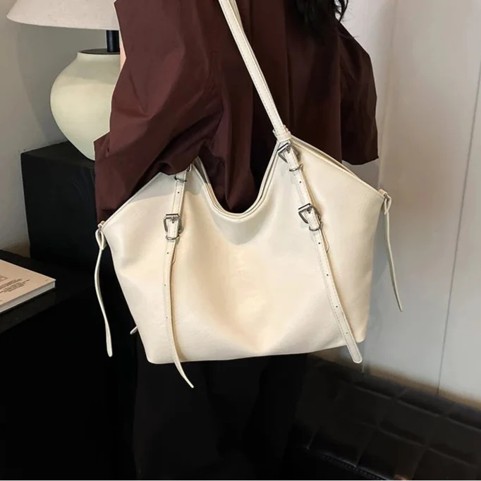 Creme Yara shopper set fra siden